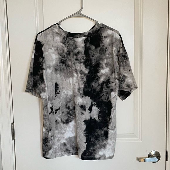 Tie Dye Flower Tee - Picture 3 of 4
